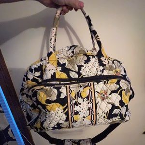 Weekender travel bag Vera Bradley retired dogwood
